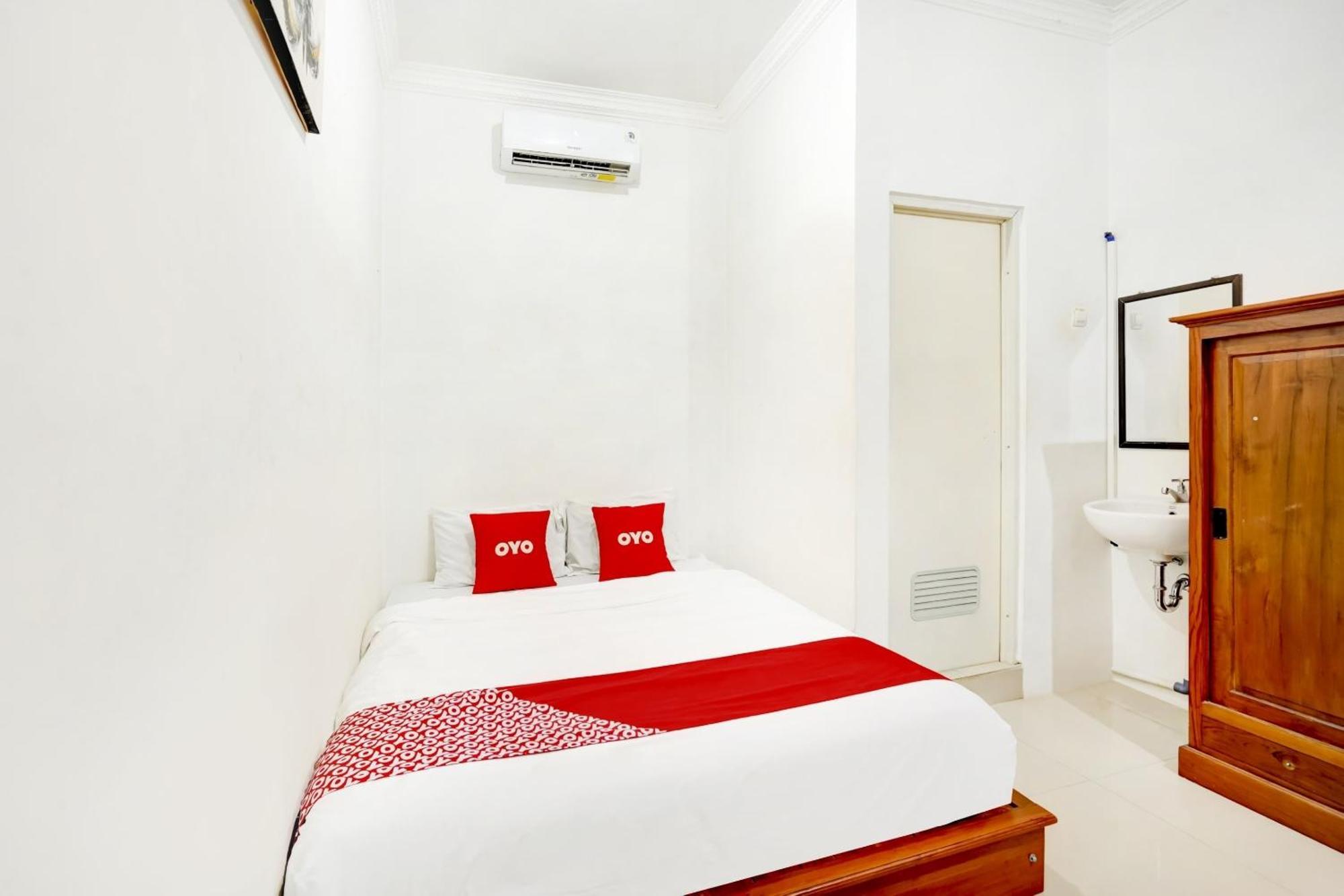 Lamongan Super Oyo 3702 Homestay Bougenville Syariah מראה חיצוני תמונה