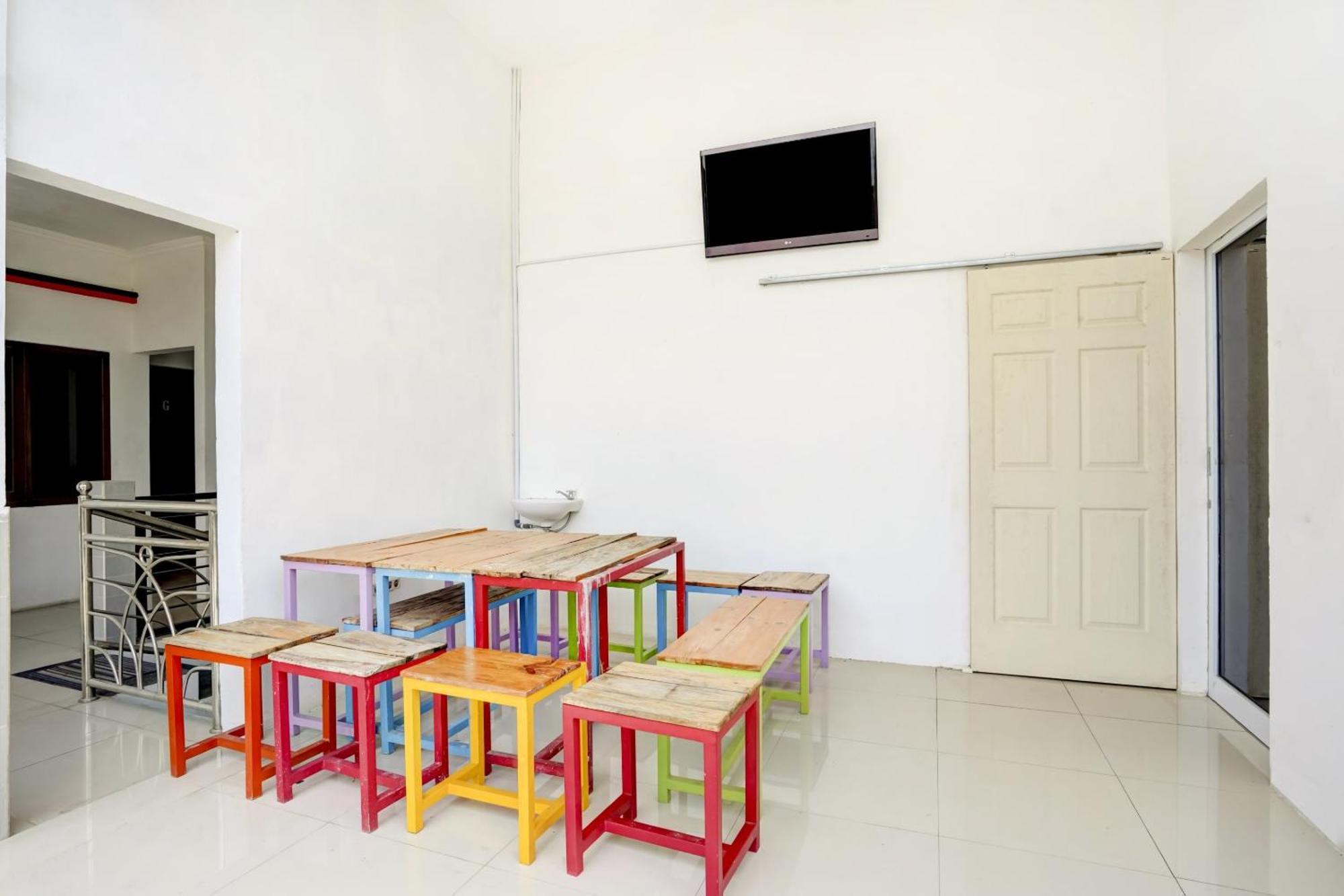 Lamongan Super Oyo 3702 Homestay Bougenville Syariah מראה חיצוני תמונה