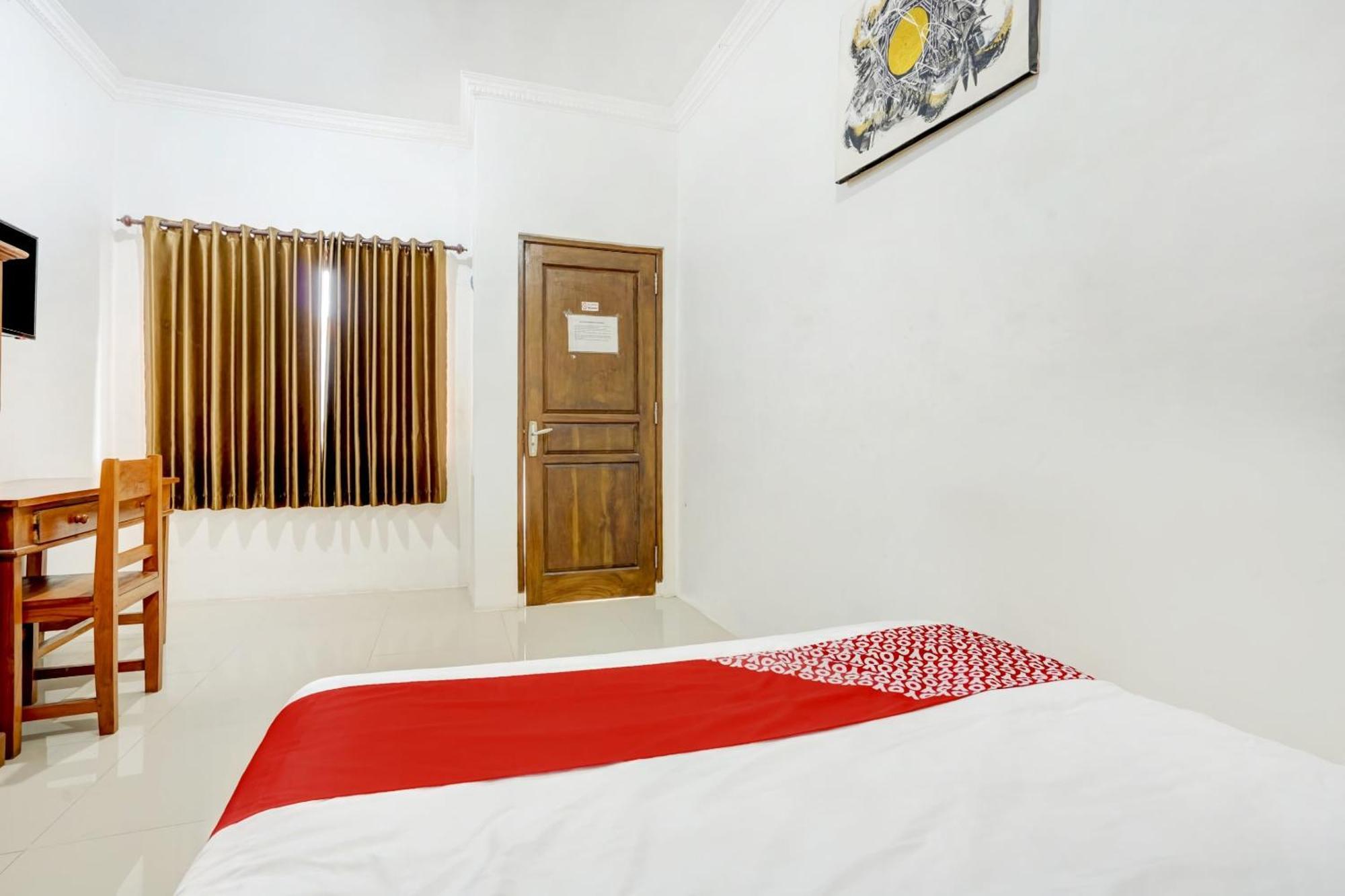 Lamongan Super Oyo 3702 Homestay Bougenville Syariah מראה חיצוני תמונה