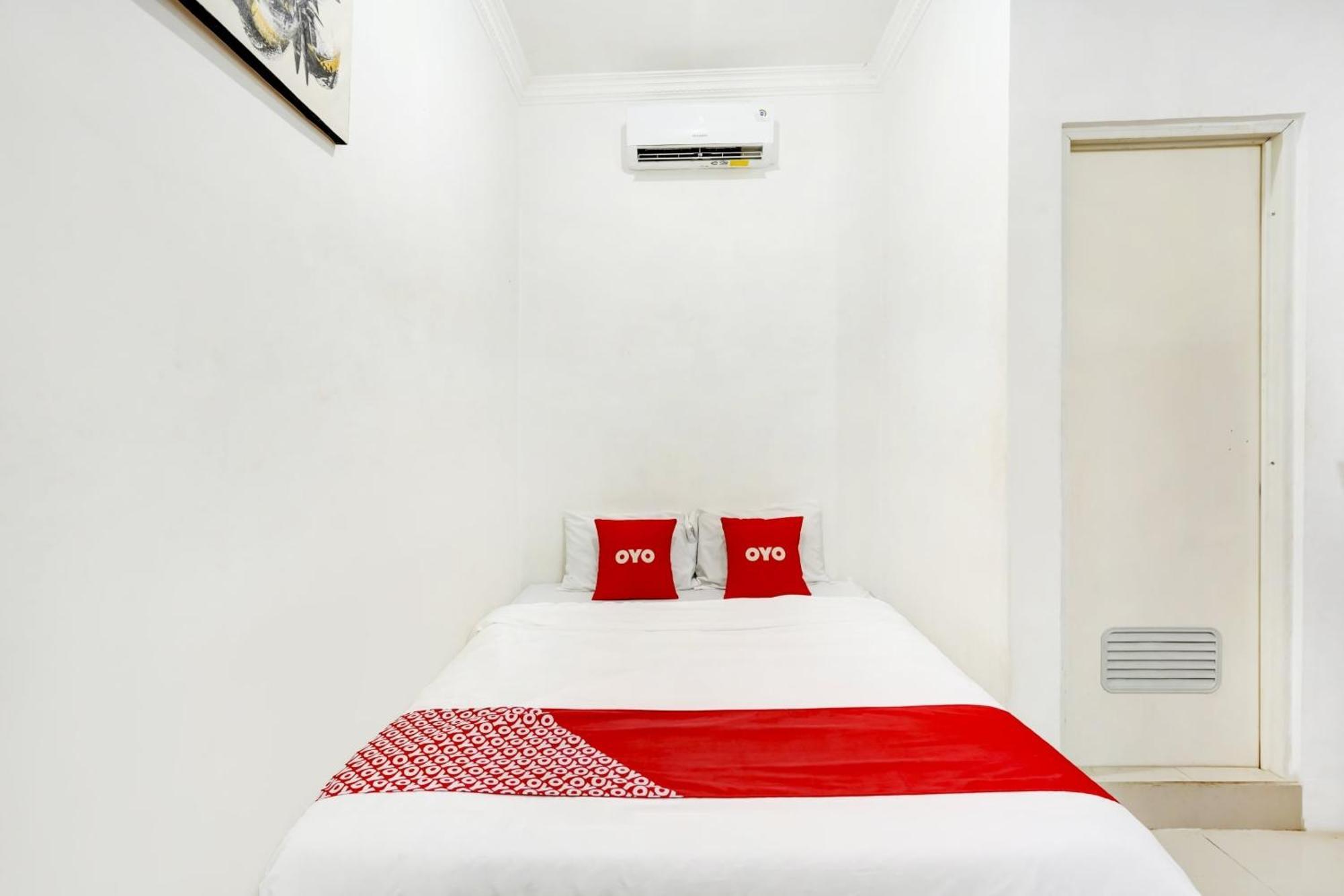Lamongan Super Oyo 3702 Homestay Bougenville Syariah מראה חיצוני תמונה