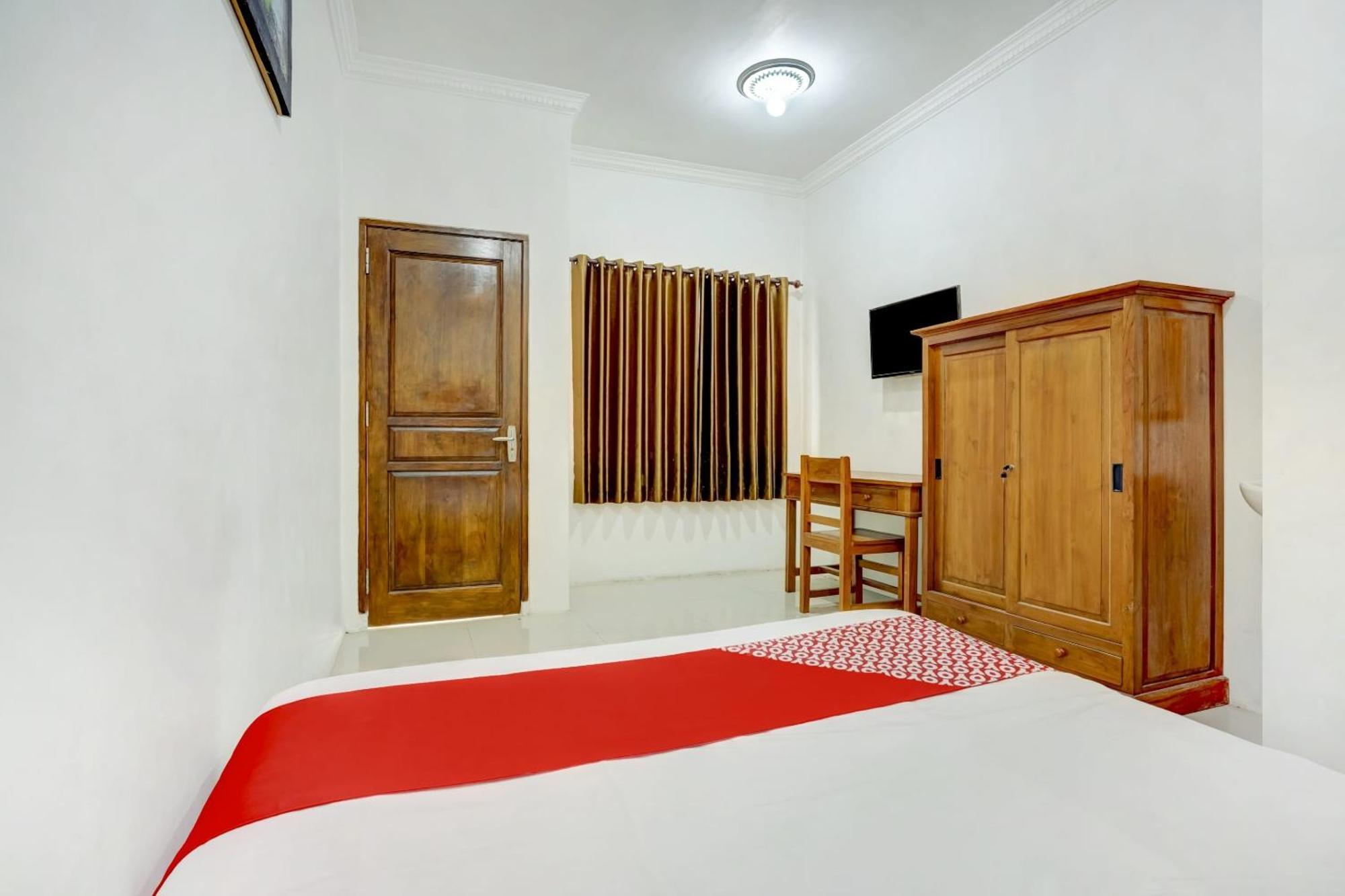 Lamongan Super Oyo 3702 Homestay Bougenville Syariah מראה חיצוני תמונה