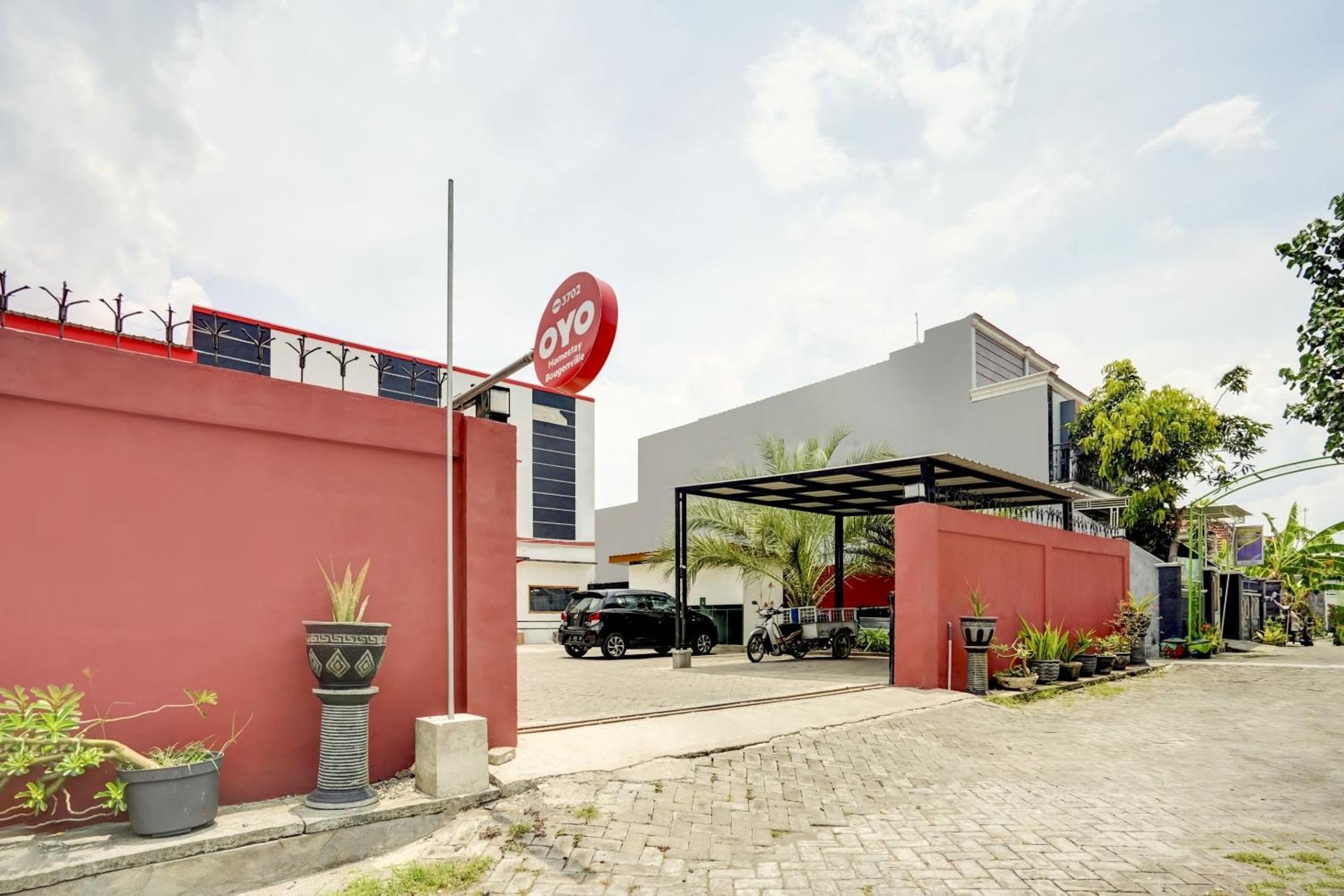Lamongan Super Oyo 3702 Homestay Bougenville Syariah מראה חיצוני תמונה
